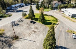 400 Old Highway S, Wolf Creek, OR 97497