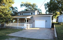 17 Rock Rd, Marion, KS 66861