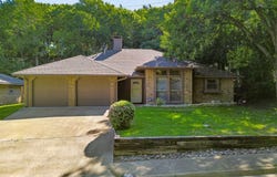 824 Cherlynne Drive, Cedar Hill, TX 75104