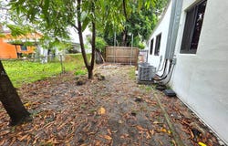 1102 NW 103rd St, Miami, FL 33150