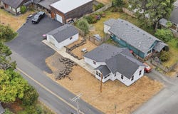 1325 12TH Ave, Seaside, OR 97138