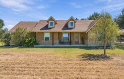 3690 RAKOWITZ RD, Adkins, TX 78101