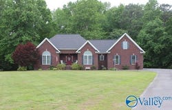 152 West Drive, Fyffe, AL 35971