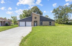 5935 Falcon Ln, Beaumont, TX 77708