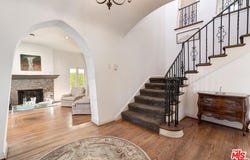 219 S McCarty Dr, Beverly Hills, CA 90212
