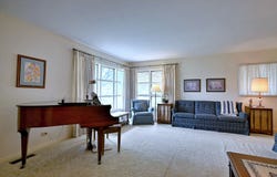 1308 Margret Street, Des Plaines, IL 60018