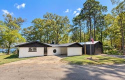 275 Lighthouse Drive N, Hemphill, TX 75948