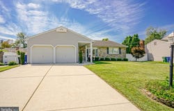 3 PEBBLE Lane, CHERRY HILL, NJ 08002