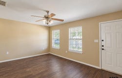 211 Willowbrook Ln, Whitehouse, TX 75791