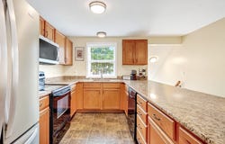 51 Berrington Rd, Leominster, MA 01453