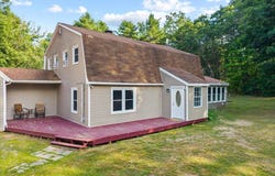 377 River Road, Bowdoinham, ME 04008