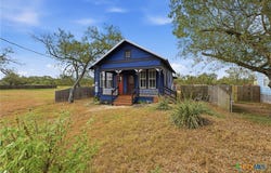 1930 Dreyer Lane, Gonzales, TX 78629