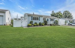 8 Gerhard Road, Plainview, NY 11803