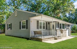 5 Nebraska Road, Whiting, NJ 08759