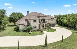 104 Spring Valley St, Hutto, TX 78634