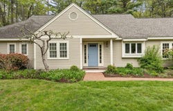 36 Pickman Dr, Bedford, MA 01730