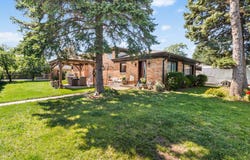 2196 Spruce Avenue, Des Plaines, IL 60018