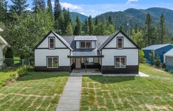 326 Park St, Mullan, ID 83846