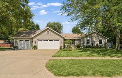 2002 Spruce Lane, Monticello, IL 61856