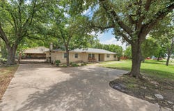 631 N Robinson Drive, Robinson, TX 76706