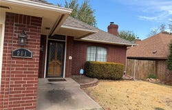 901 Randall Drive, Moore, OK 73160
