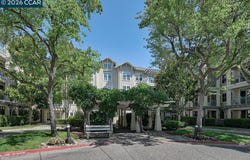 1860 Tice Creek Dr, Walnut Creek, CA 94595