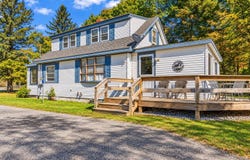 41 Middlesex Road, Topsham, ME 04086