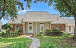 300 Cheyenne Dr, Houma, LA 70360