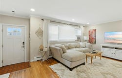 228 Island Parkway W, Island Park, NY 11558