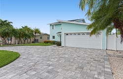 544 LILLIAN Drive, MADEIRA BEACH, FL 33708