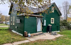 211 3rd St W, Zeeland, ND 58581