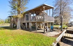 9277 Riverlodge Drive, Moss Point, MS 39562