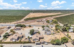 25250 Rd 216, Lindsay, CA 93247