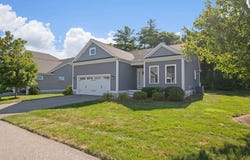41 Rockwood Ln, Upton, MA 01568