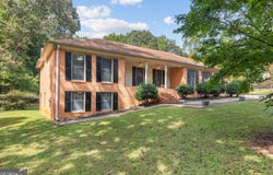 2570 Benton Drive, Jonesboro, GA 30236