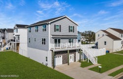 607 Bay Avenue, Union Beach, NJ 07735