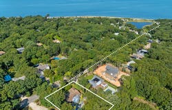 33 Guernsey Ln, East Hampton, NY 11937