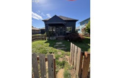 1119 ASH Ave, CottageGrove, OR 97424