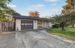 299 Loto Street, Eagle Point, OR 97524