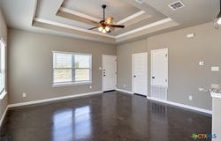 911 E Seideman Street, Seguin, TX 78155