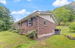 35 Rocky Hill Circle, Hazard, KY 41701