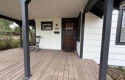 320 E lyon, Lyons, KS 67554
