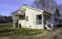 1406 Johnson St, Etowah, TN 37331
