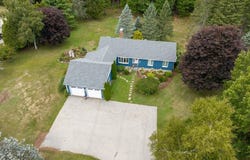 2072 Skyway Valley, Hermon, ME 04401