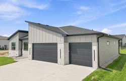 1814 E 8th Street, Hickman, NE 68372