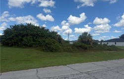 3072 E Briarwood Circle, Labelle, FL 33935