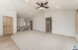 5321 S Bahnson Ave, Sioux Falls, SD 57110