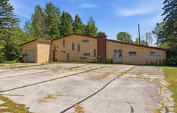 1801 Johnston Dr, Manitowoc, WI 54220