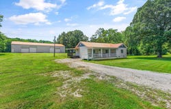 131 Burrville Rd, Sunbright, TN 37872