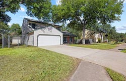 1702 Oakridge Dr, Round Rock, TX 78681